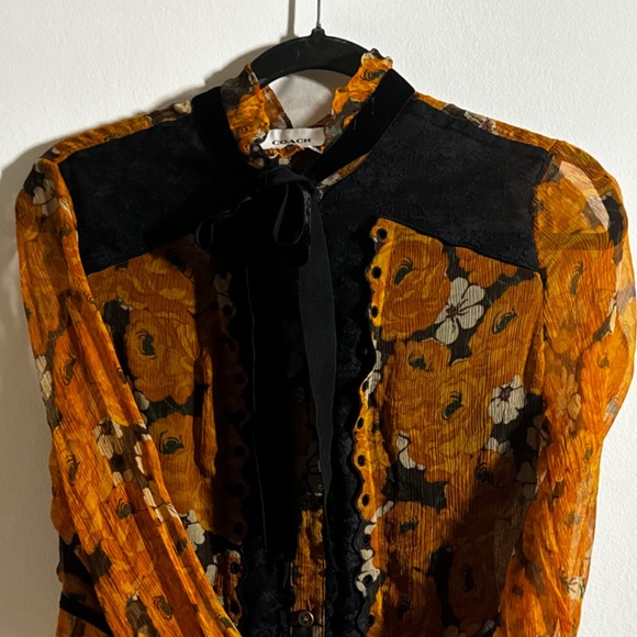 Coach 100% silk blouse - Picture 5 of 8